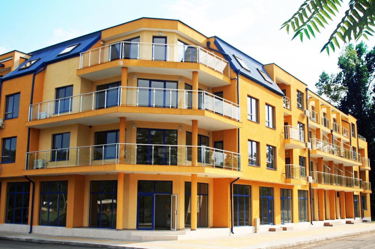 Solei Apartments Primorsko Esterno foto
