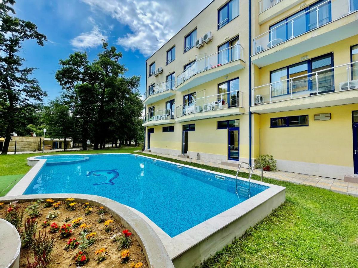 Solei Apartments Primorsko Esterno foto