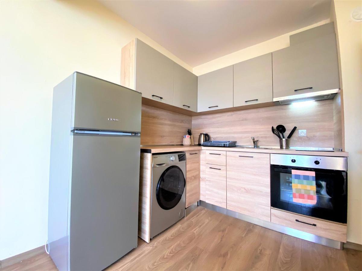 Solei Apartments Primorsko Esterno foto
