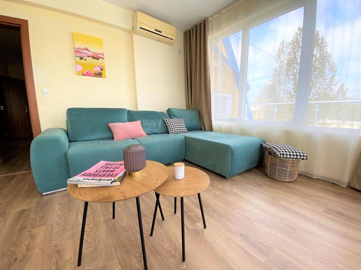 Solei Apartments Primorsko Esterno foto